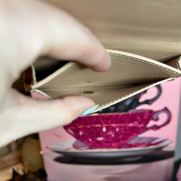 Louis Vuitton Cream Envelope Carte de Visite Monogram Vernis Wallet - Picture 8 of 15